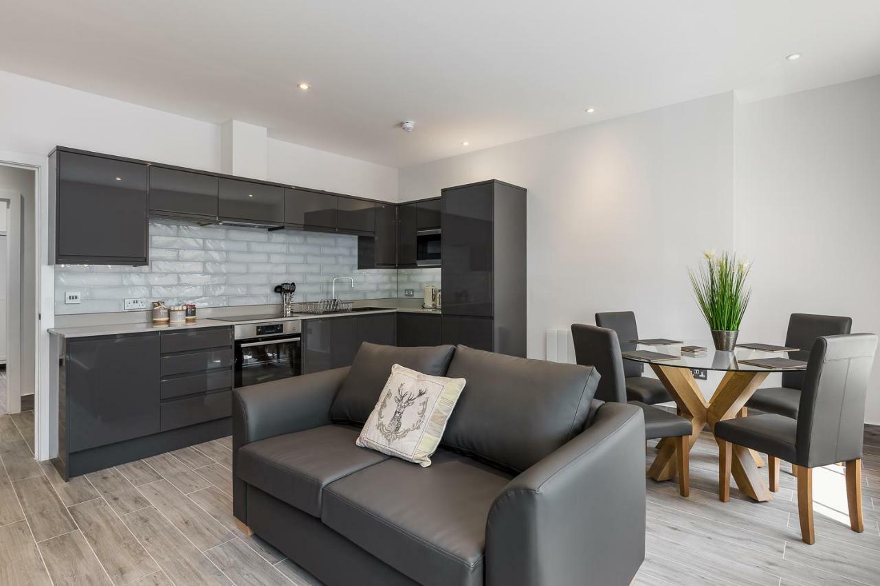 איסט מולזי The Lion Gate Apartments מראה חיצוני תמונה