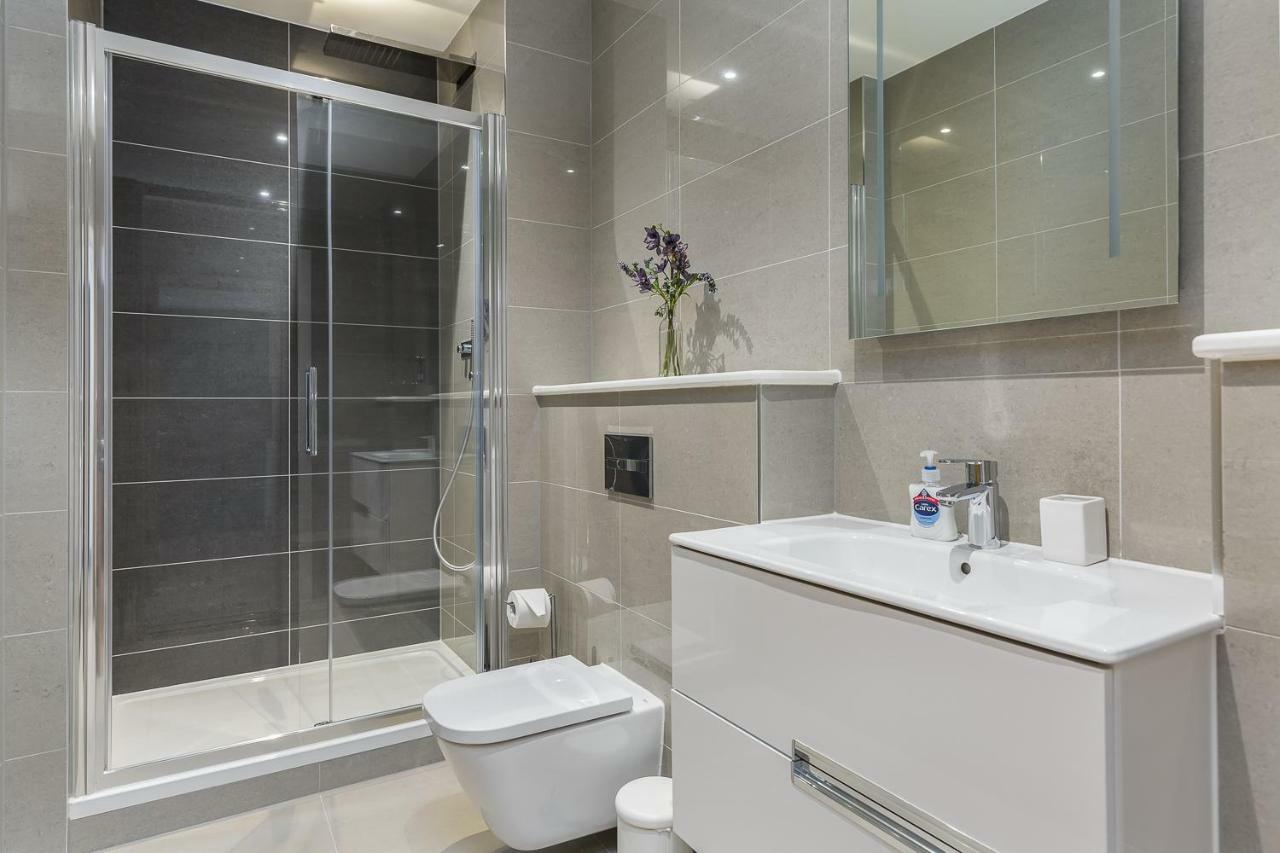 איסט מולזי The Lion Gate Apartments מראה חיצוני תמונה