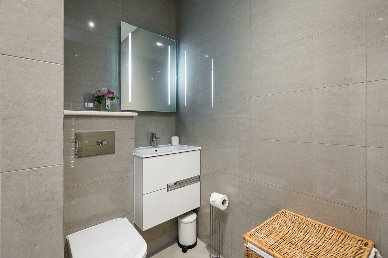 איסט מולזי The Lion Gate Apartments חדר תמונה